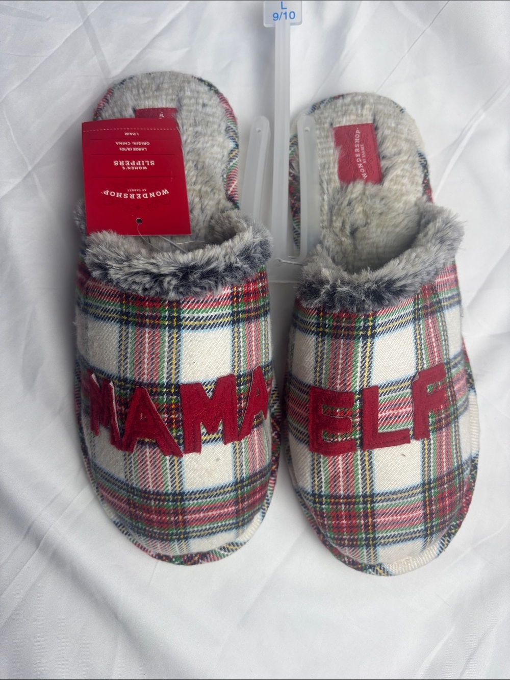 BNWT “Mama Elf” Slippers. Size L (9/10)
